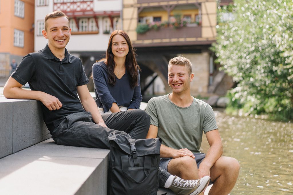 Studierende an der Krämerbrücke Erfurt